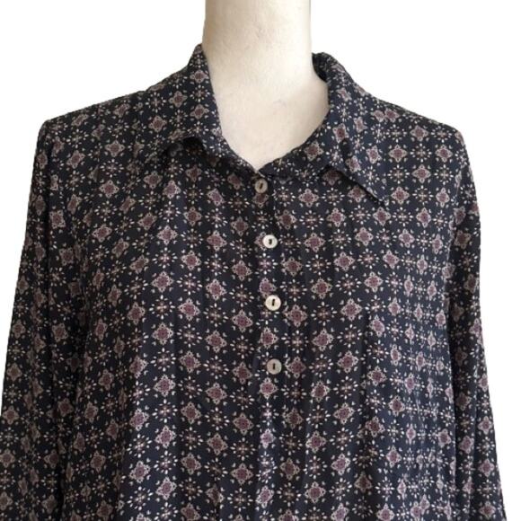 About A Girl Blue Lavender Floral Button Tab Sleeve Blouse Top Size XL NEW - Picture 3 of 13
